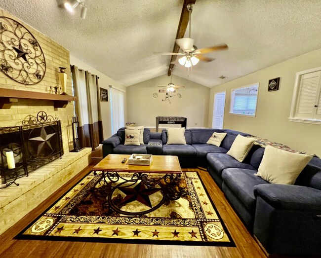13806 Wood Breeze in San Antonio, TX - Building Photo - Building Photo