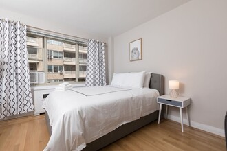 30 Park Ave in New York, NY - Building Photo - Building Photo