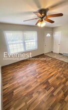 9717 Dennis Dr in St. Louis, MO - Foto de edificio - Building Photo