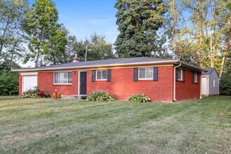 6109 N Pershing Ave in Indianapolis, IN - Building Photo - Building Photo