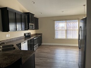 18169 Cardinal Ln in Gulfport, MS - Foto de edificio - Building Photo