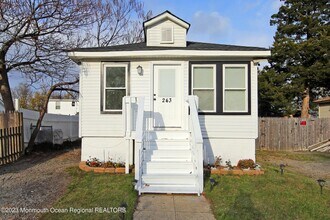 243 Seabreeze Ave in Middletown, NJ - Building Photo - Building Photo
