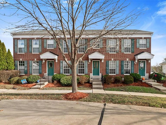 property at 315 Heritage Commons Cir