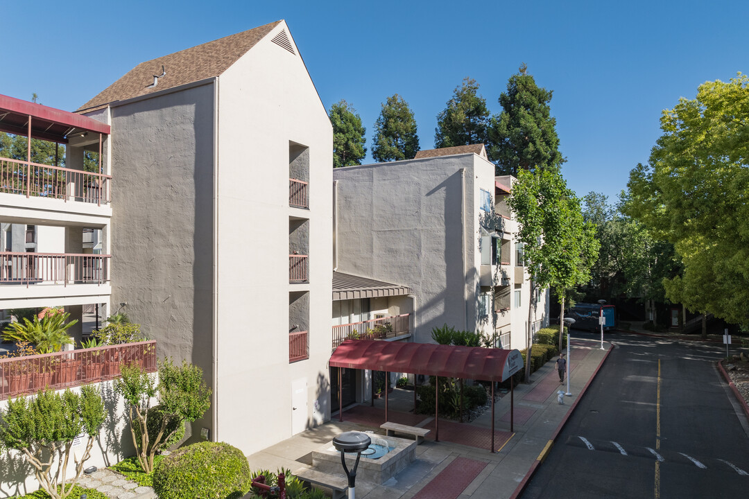 Centerre Place in Walnut Creek, CA - Building Photo