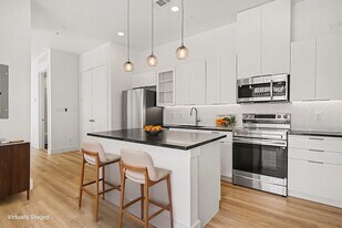2217 N Fitzhugh Ave, Unit 206 in Dallas, TX - Building Photo