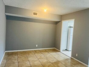 5981 Via Vermilya, Unit 305 in Lantana, FL - Foto de edificio - Building Photo