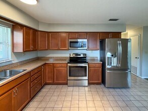 3721 SW 17th Pl in Gainesville, FL - Building Photo - Building Photo