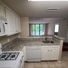 11710 Old Georgetown Rd, Unit #221 in North Bethesda, MD - Building Photo - Building Photo