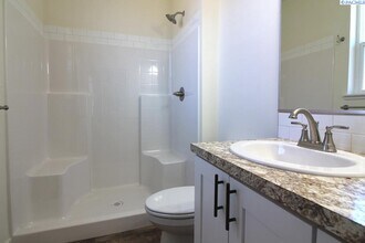 1041 S Cedar Pl in Kennewick, WA - Building Photo - Building Photo