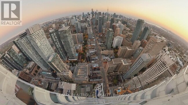 1-5901 Bloor St E