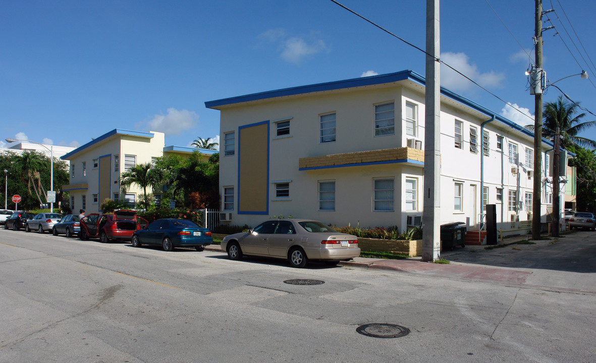 Conrad Apartments in Miami Beach, FL - Building Photo