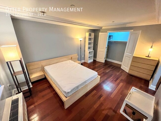 1701 Locust St in Philadelphia, PA - Building Photo - Building Photo