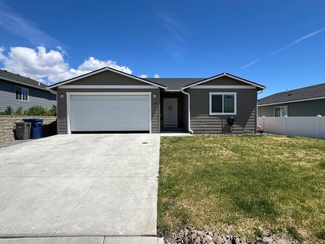 property at 1133 S New Oak Ln