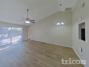 217 Belfort Pl in Valrico, FL - Building Photo - Building Photo