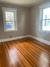 60 Prentiss St, Unit 1 in Watertown, MA - Foto de edificio - Building Photo