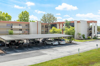 Lakeside Village in Lakeland, FL - Building Photo - Building Photo