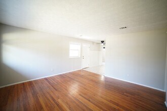 318 Meadowbrook Ln in Tallahassee, FL - Building Photo - Building Photo