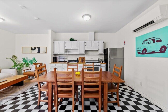 239 Starr St in Brooklyn, NY - Building Photo - Building Photo