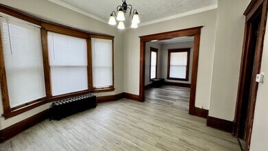 914 Broadway Ave NW in Grand Rapids, MI - Building Photo - Building Photo