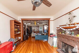 842 W Waveland Ave, Unit 2 in Chicago, IL - Building Photo - Building Photo