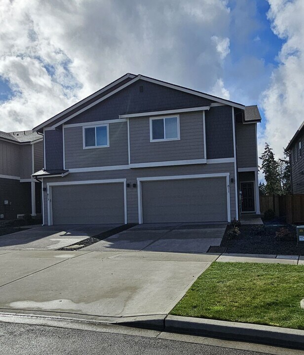 811 Vine Maple St SE in Olympia, WA - Building Photo