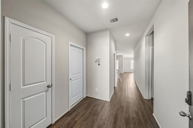 20342 Green Mountain Dr in Roman Forest, TX - Foto de edificio - Building Photo