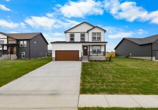 1013 Cherry Acrs Dr in Clarksville, TN - Building Photo - Building Photo
