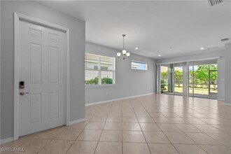 3041 Royal Gardens Ave in Ft. Myers, FL - Building Photo - Building Photo