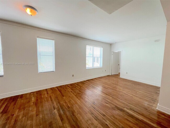 1502 Jefferson Ave in Miami Beach, FL - Foto de edificio - Building Photo