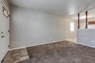 701 NE Columbus St in Lee's Summit, MO - Building Photo - Building Photo