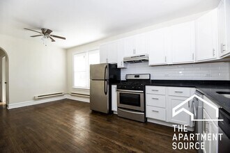 918 Green Bay Rd in Winnetka, IL - Foto de edificio - Building Photo