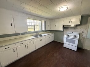 2869 S Green St in Tupelo, MS - Building Photo - Building Photo