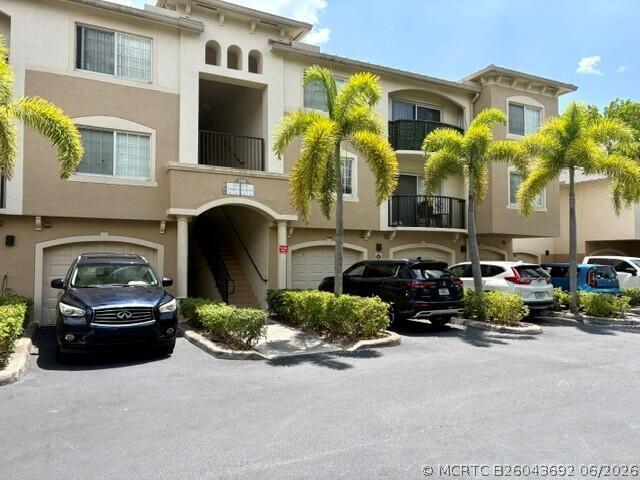 property at 100 Crestwood Ct N
