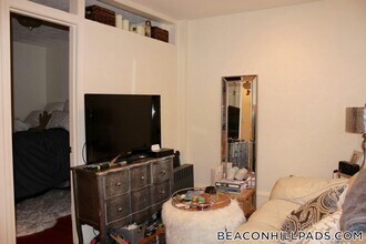 72 Revere St, Unit 2F in Boston, MA - Building Photo - Building Photo