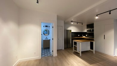 2916-2912 Hollister Ave in Los Angeles, CA - Building Photo - Building Photo