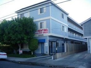 Kornblum II Apartments in Hawthorne, CA - Building Photo - Building Photo