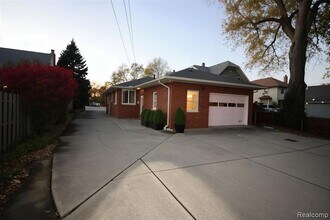 734 N Monroe St in Monroe, MI - Building Photo - Building Photo