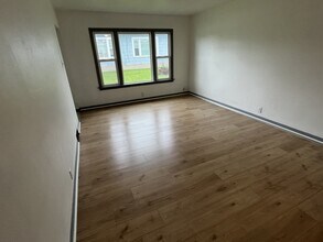 412-412 N Lake St in Manitowoc, WI - Building Photo - Building Photo