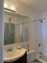15038 Union Tpke, Unit North facing 8th floor in Flushing, NY - Building Photo - Building Photo