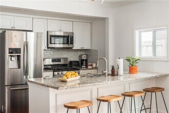 200 Lowry St NE in Atlanta, GA - Building Photo - Building Photo