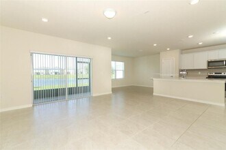 5345 Royal Point Ave in Kissimmee, FL - Building Photo - Building Photo