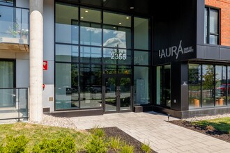 Aura in St. Laurent, QC - Building Photo - Building Photo
