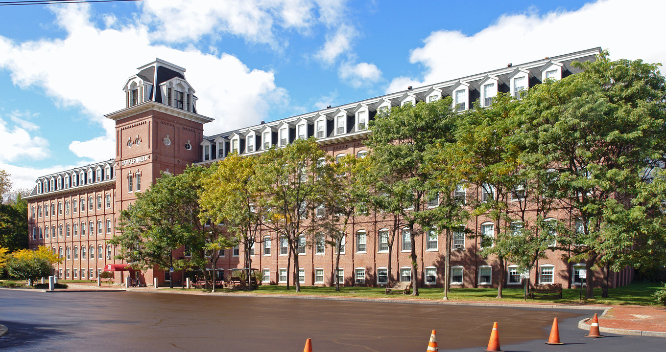 Barker Mill Arms Apartments in Auburn, ME - Foto de edificio