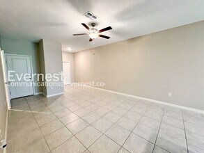 9718 Mulberry Marsh Ln in Sun City Center, FL - Building Photo - Building Photo