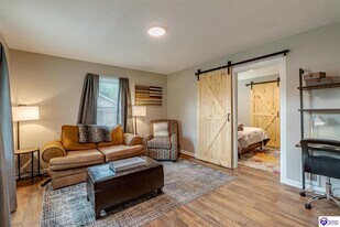 203 Rogersville Rd in Radcliff, KY - Building Photo