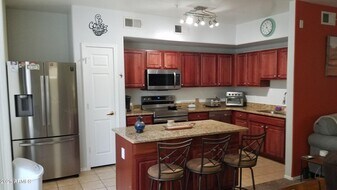 18250 N Cave Creek Rd in Phoenix, AZ - Building Photo