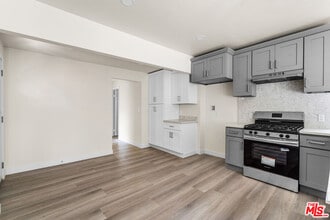 11243 Hulme Ave in Lynwood, CA - Building Photo - Building Photo