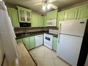 445 Saxony Way in Delray Beach, FL - Building Photo - Building Photo