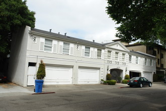 2412 Ellsworth St. in Berkeley, CA - Foto de edificio - Building Photo