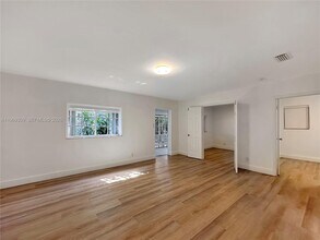 969 Bay Dr in Miami, FL - Building Photo - Building Photo